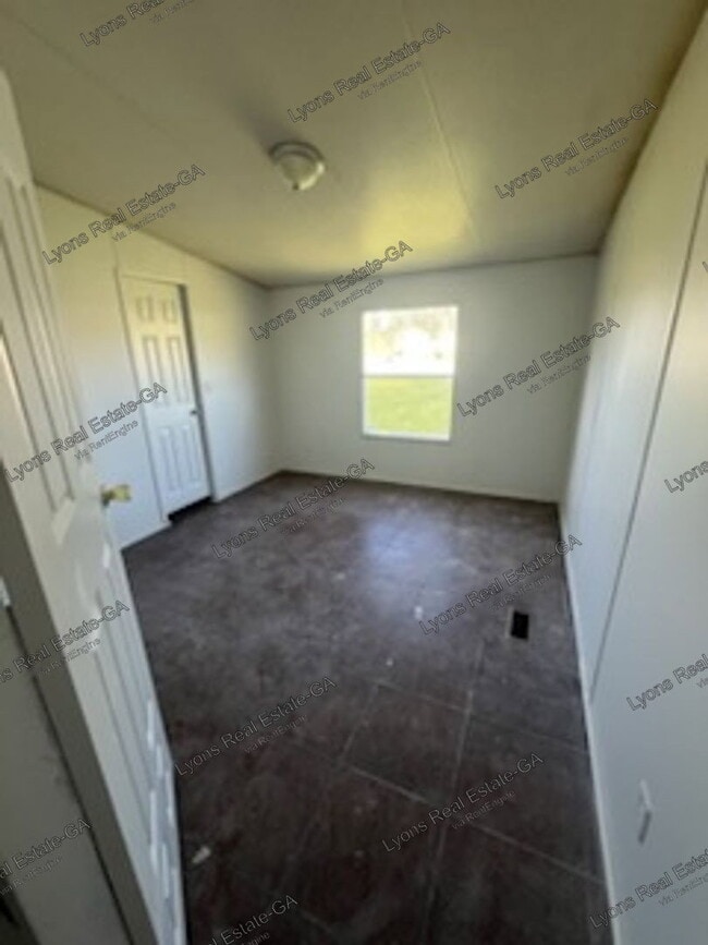 Building Photo - 906 Pleasantdale Cir