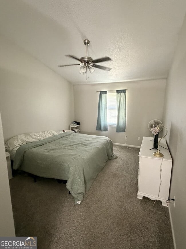 Building Photo - 380 Gum St