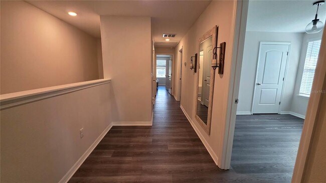 Building Photo - 16221 Admirals Cove Ln