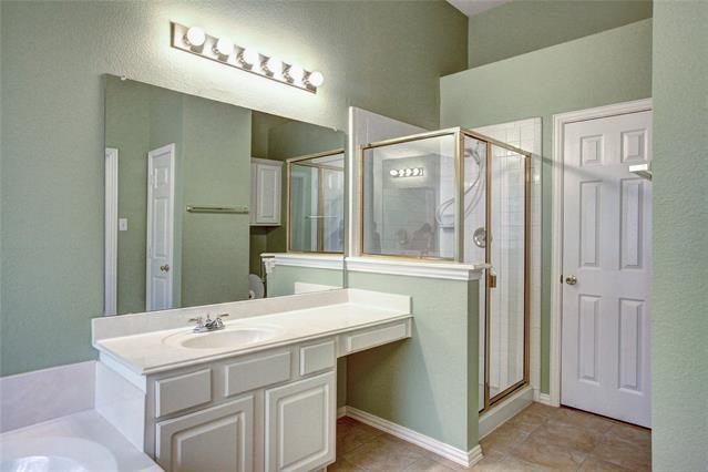 Building Photo - 2120 Los Rios Blvd