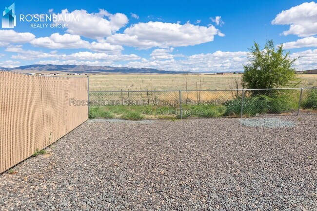 Building Photo - 3133 N Yavapai Rd E