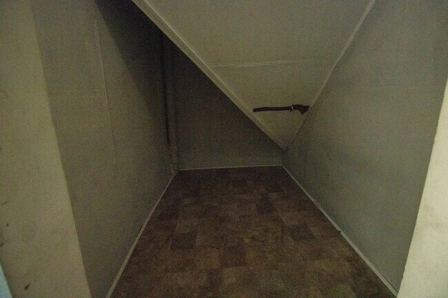 Building Photo - 175 Chestnut Ave