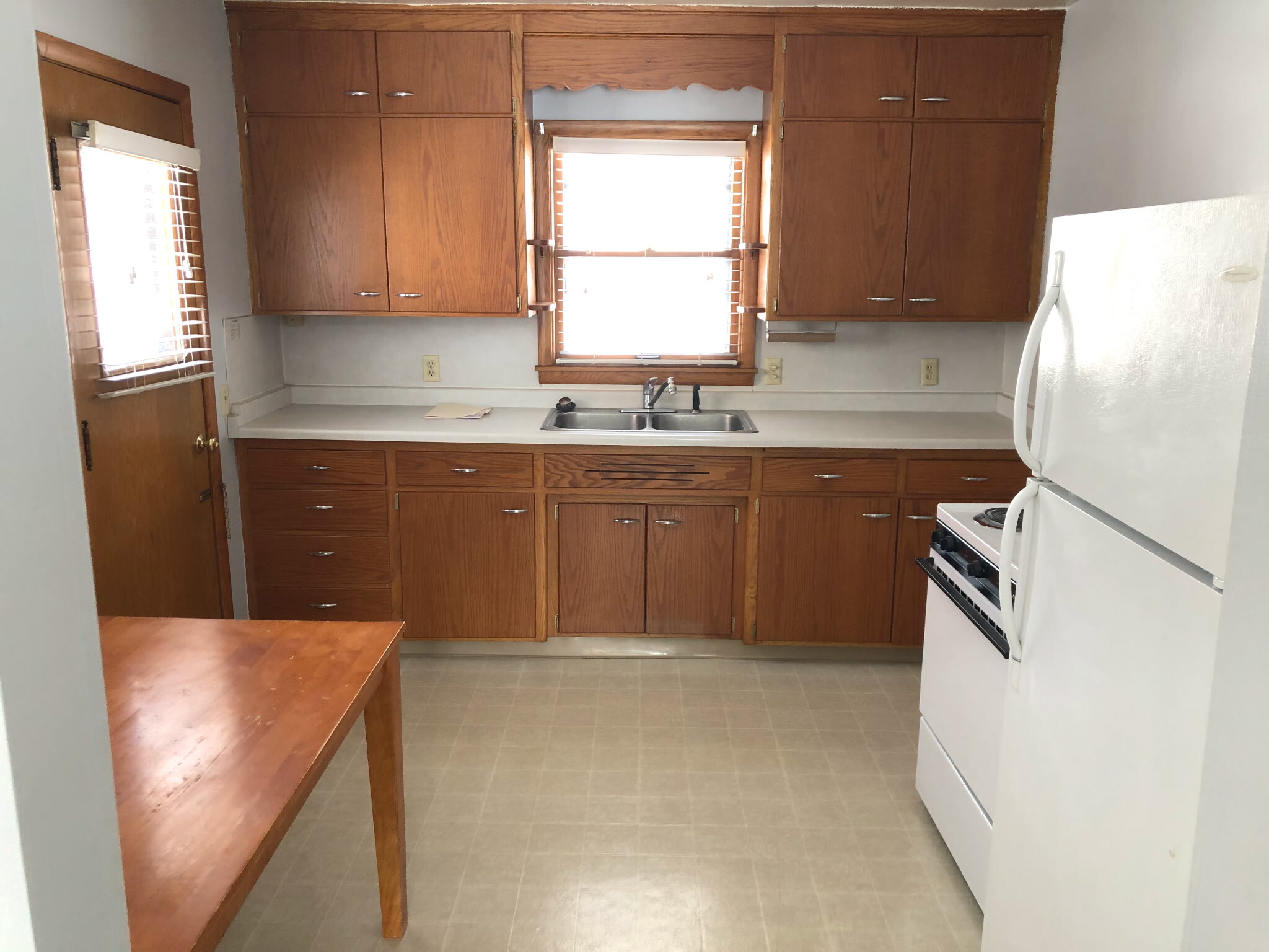 Building Photo - 307 4th St E