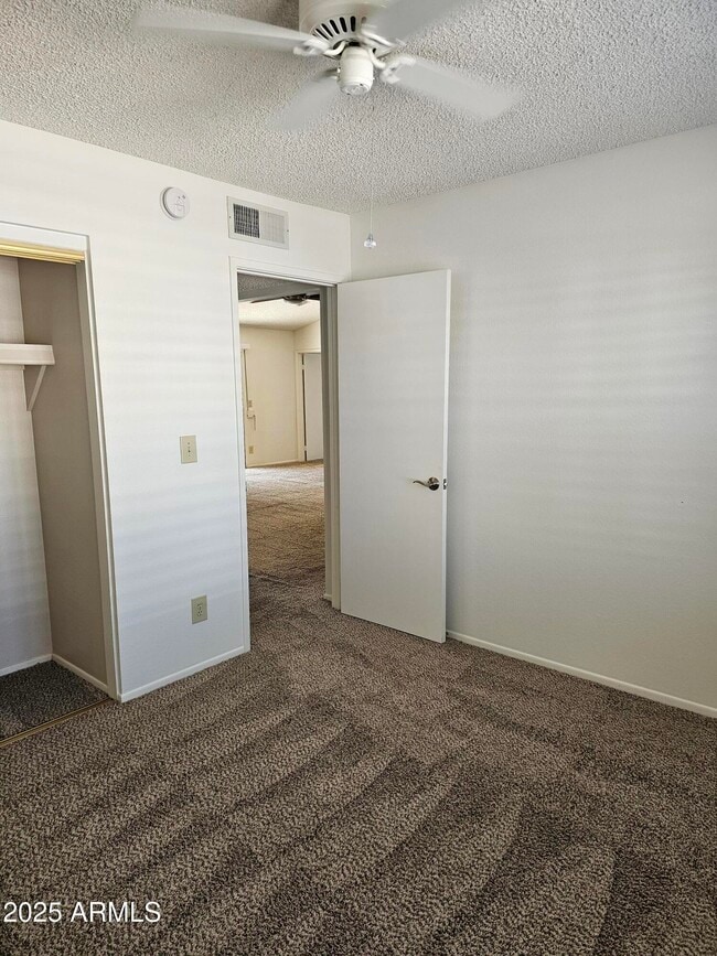 Building Photo - 4631 E Bohl St