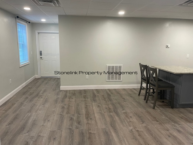 Building Photo - Fully Renovated Condo For Rent in Barrington!