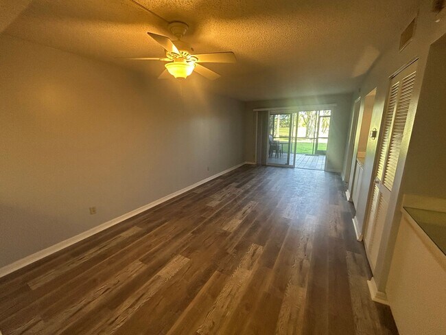 Building Photo - Annual 2/2 Condo, in a resort community golf and tennis