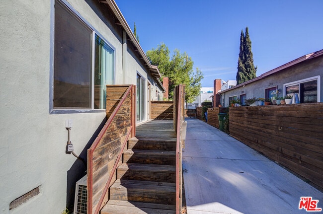 Building Photo - 3216 Bellevue Ave