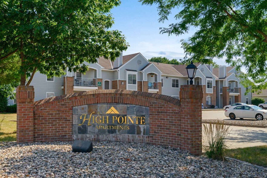 High Pointe 1900 Cedar St Norwalk IA 50211 Apartment Finder