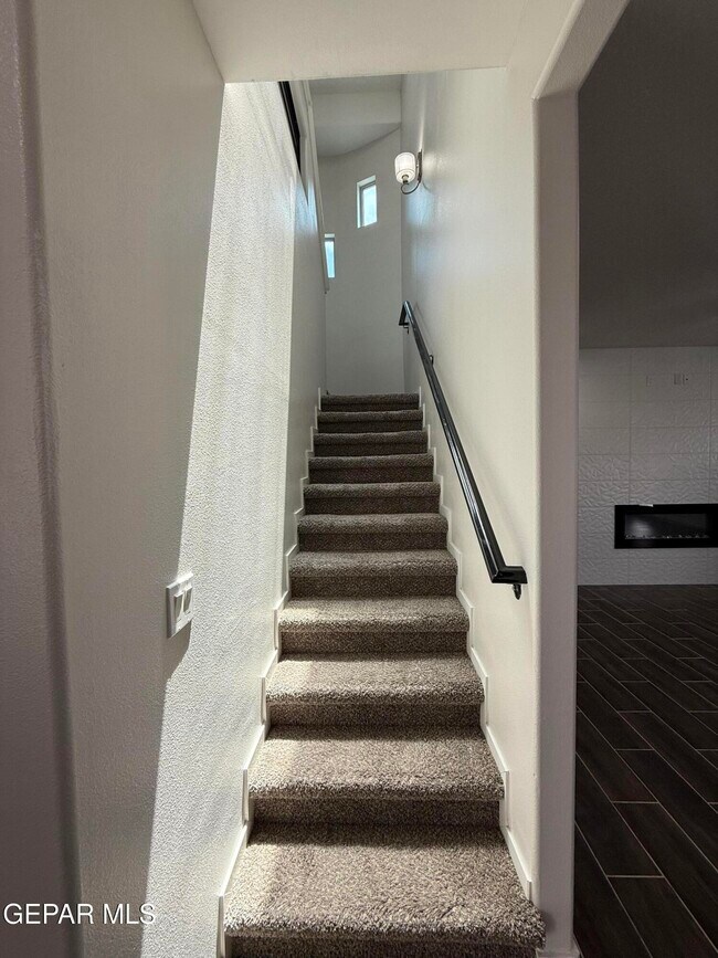 Building Photo - 804 Blingwood