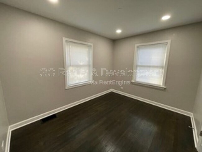 Building Photo - 4315 Stanley Ave