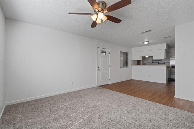 Building Photo - 5501 Spring Meadow Rd