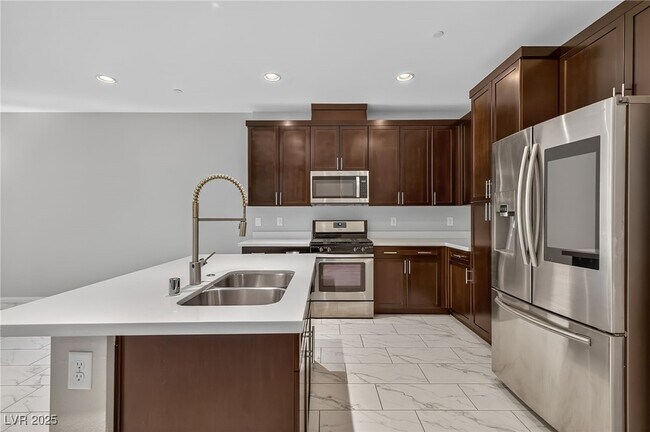 Building Photo - 1032 Via Panfilo Ave