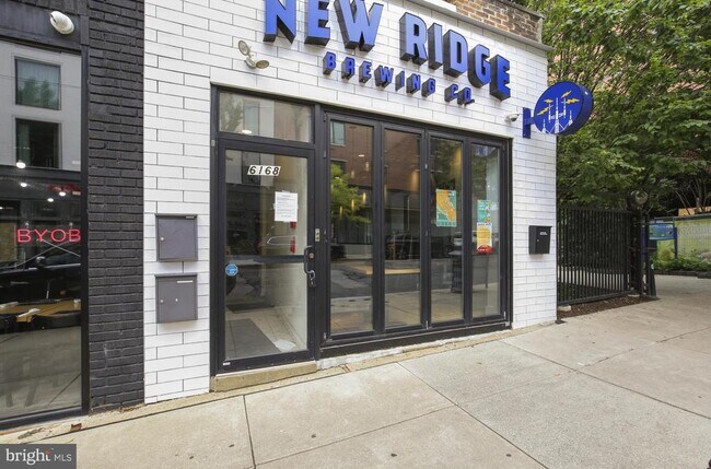 Building Photo - 6168 Ridge Ave
