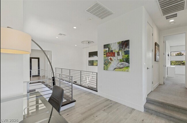 Building Photo - 47 Pristine Glen St