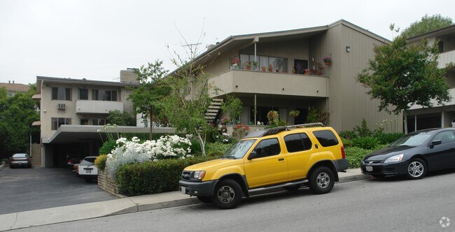 Primary Photo - 313 Raymondale Dr