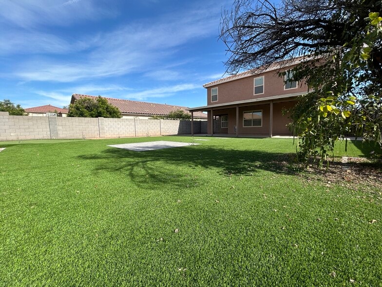 Building Photo - 9208 W Coolidge St