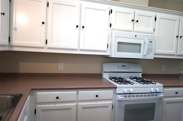 Building Photo - 6322 Woolwich Dr