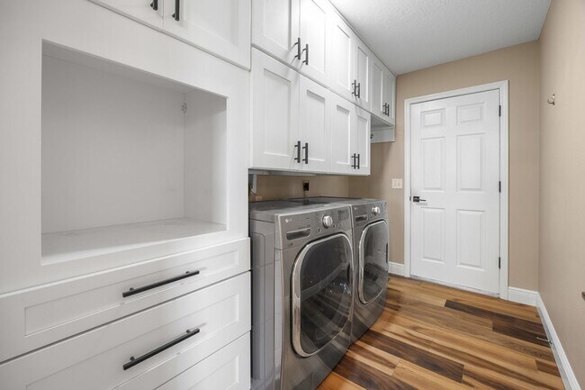 Building Photo - 1228 Carvello Dr