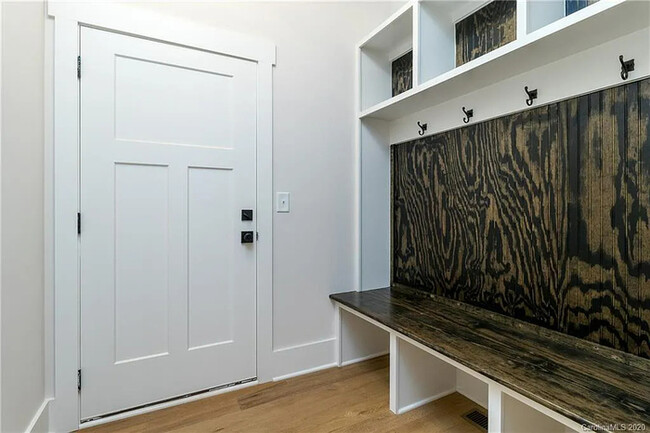 Building Photo - Luxurious, Modern Farmhouse in Belmont wit...
