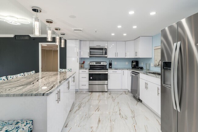Building Photo - 2480 Presidential Way