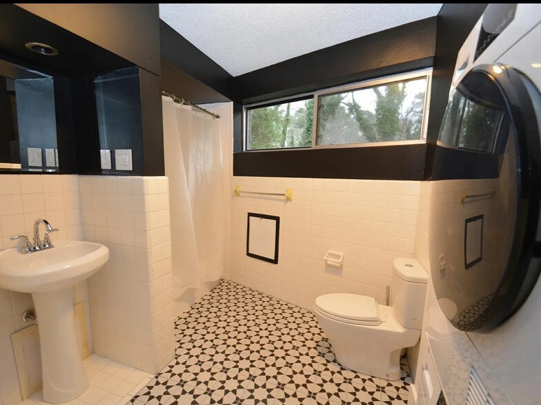 Building Photo - 115 Ashworth Dr