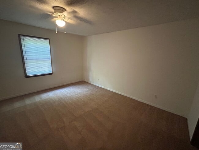 Building Photo - 415 Lexington Heights