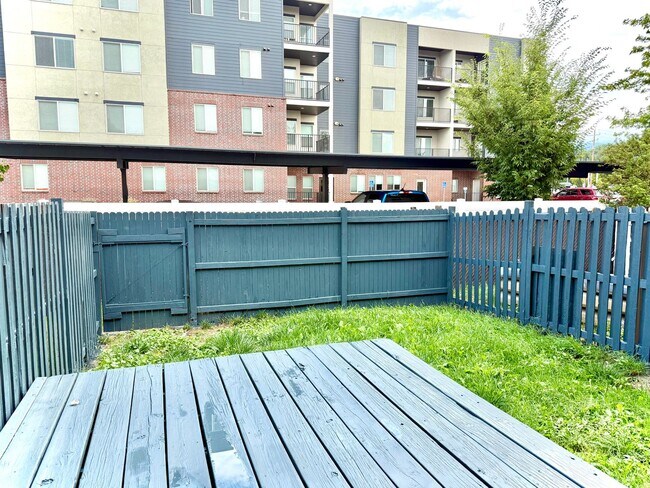 Building Photo - 533 S 450 E