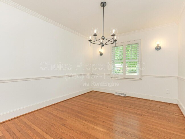 Building Photo - 421 Blairmore Dr