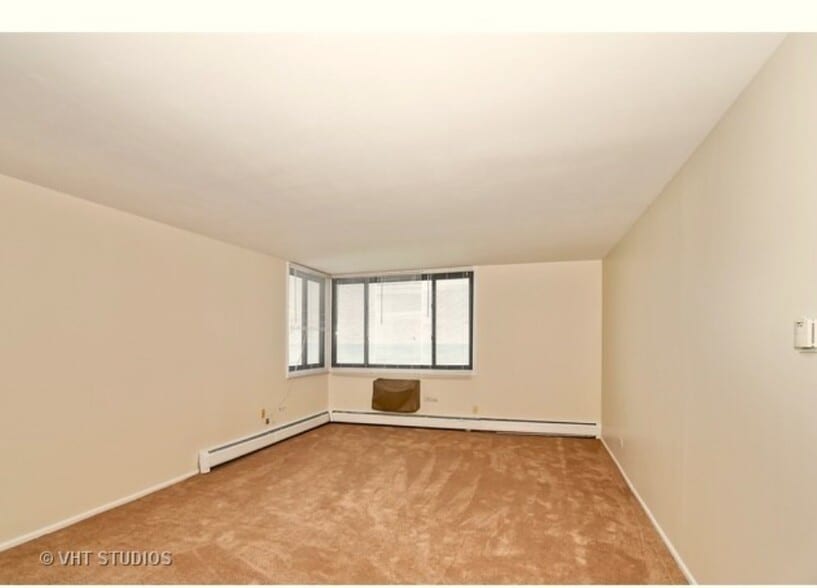 Building Photo - 6325 N Sheridan Rd