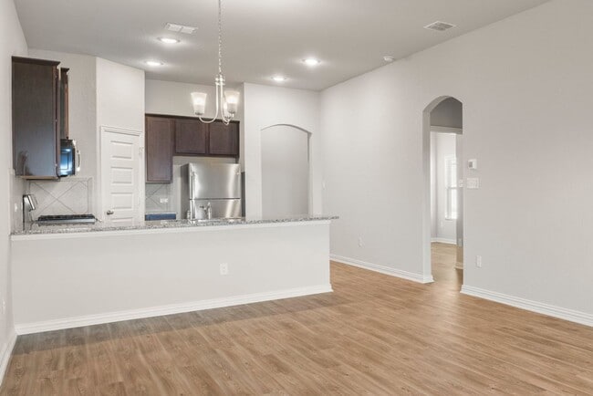 Building Photo - GORGEOUS 3 BEDROOM DUPLEX LOCATED IN CONVERSE, TX!