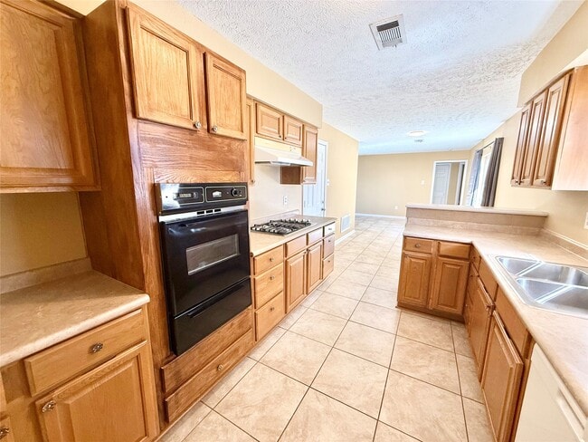 Building Photo - 1809 Capri Ln