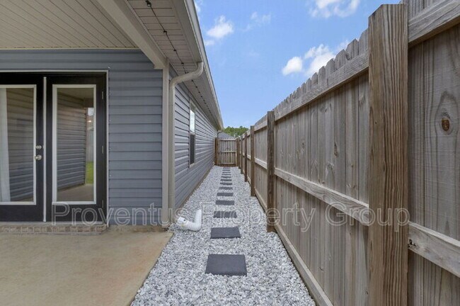 Building Photo - 2419 Privet Berry Dr