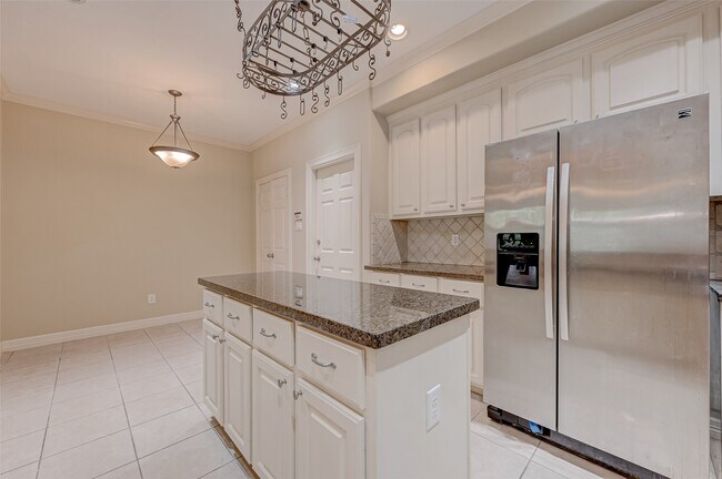 Building Photo - 13607 Brookbluff Ln