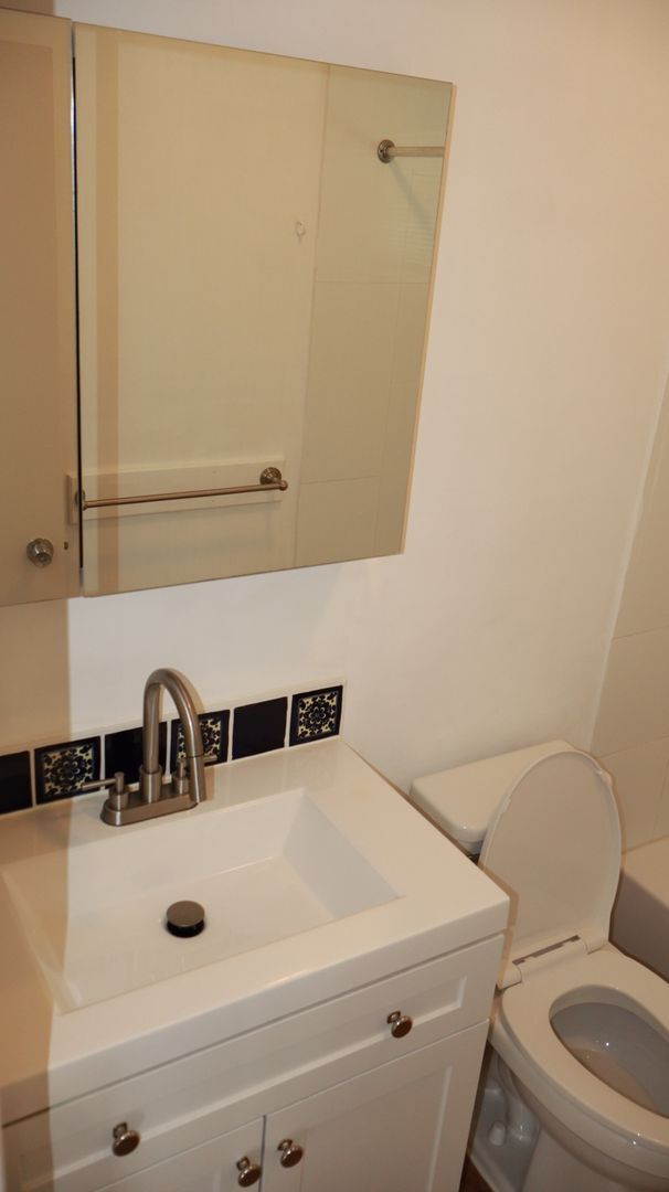 Building Photo - Single 2 bedrooms 2 baths house in San Diego CA.