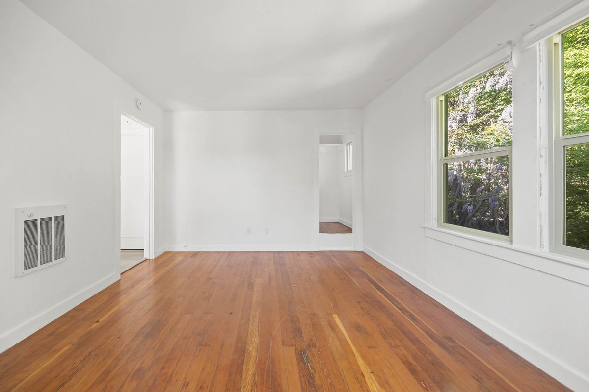 Building Photo - 1816 Carleton St