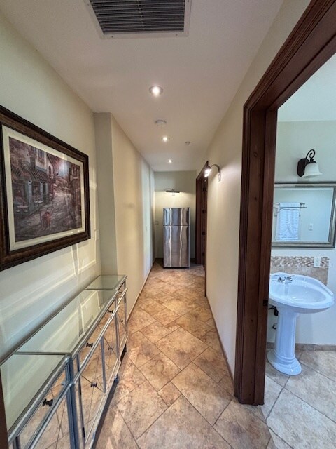 Building Photo - 44 Hackamore Ln