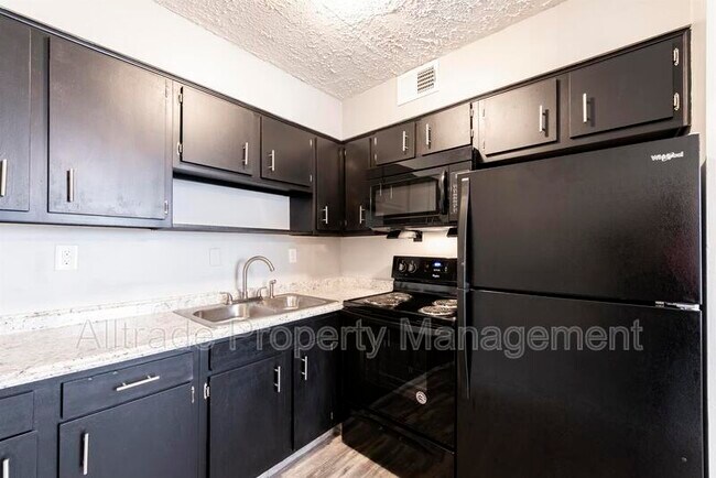 Building Photo - 4909 Cawood Dr