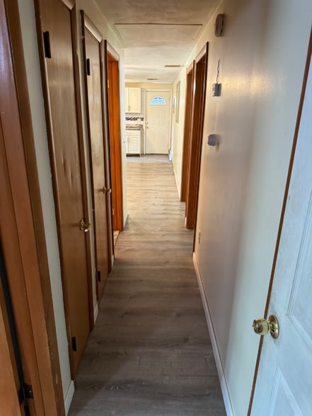 Building Photo - 92 Rambler St