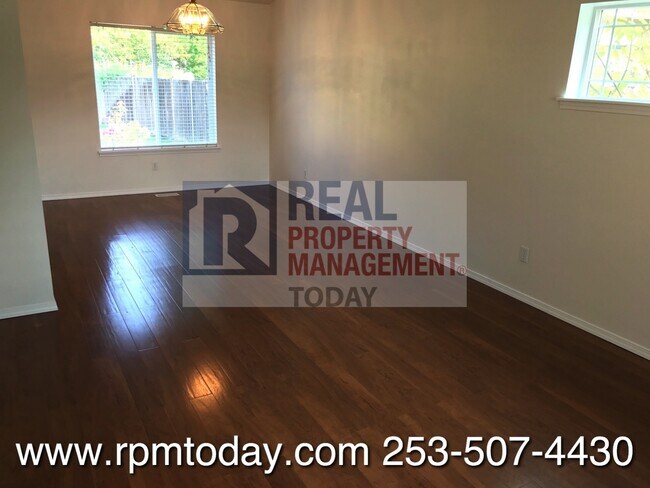 Building Photo - Beautiful 4 Bedroom Home in South Hill!