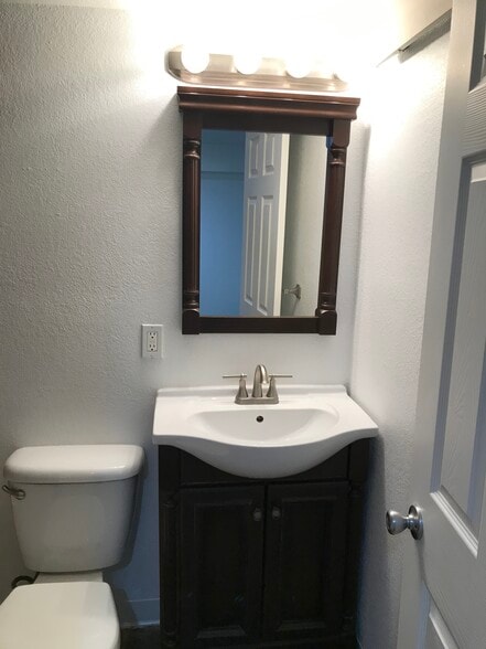 basement full bathroom - 1334 Marshall St