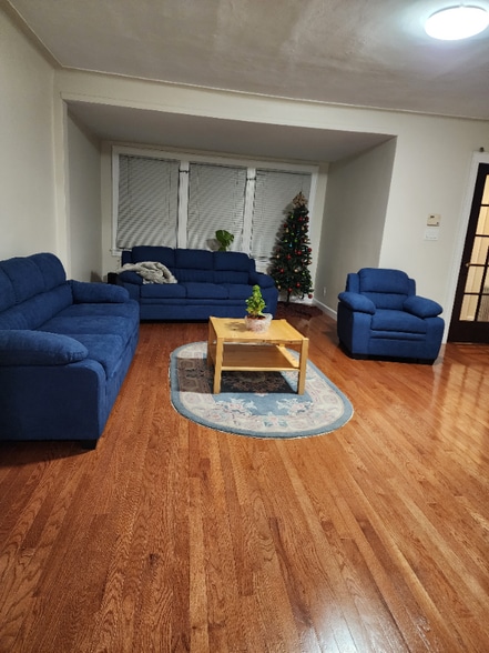 Building Photo - 80-25 Woodhaven Blvd