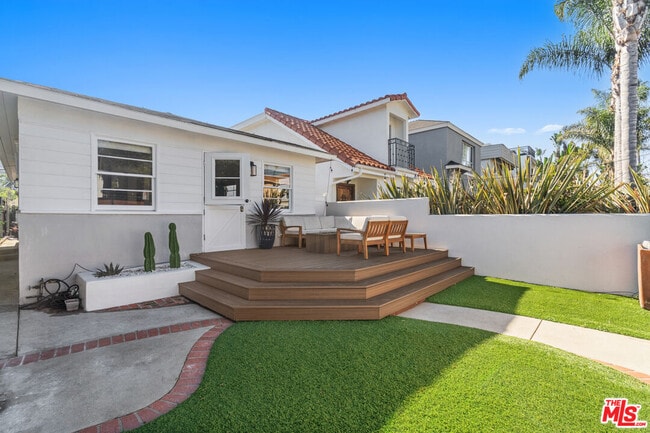 Building Photo - 668 Marr St