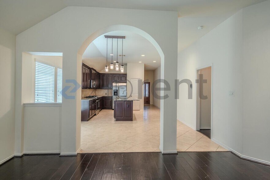 Building Photo - 2943 Fair Chase Dr