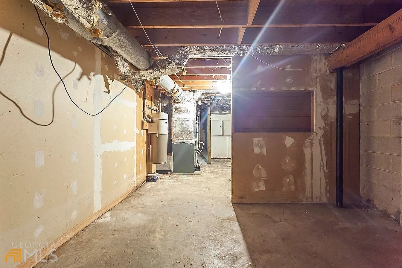Building Photo - 5545 Sturbridge Way