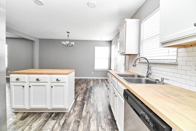Building Photo - Beautiful 3-Bedroom Home in Fishers