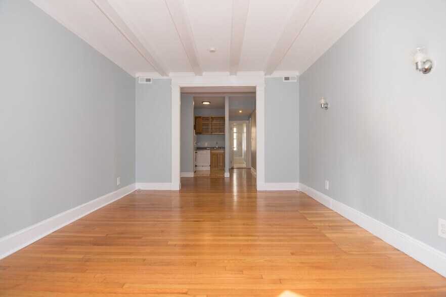 Building Photo - 43 Boulevard Ter