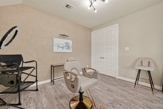 Building Photo - 20223 Sagebrush Hollow Dr