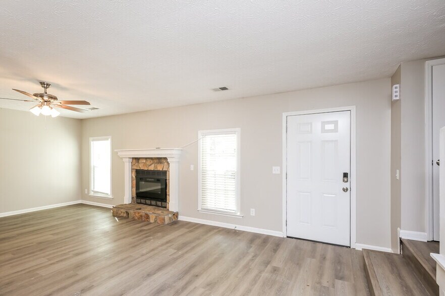 Building Photo - 94 Timothy Ln NW