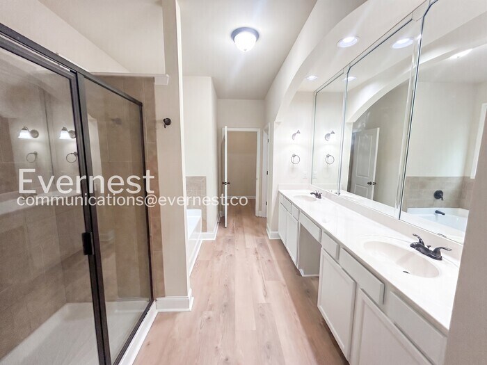 Building Photo - 2096 Stoney Chase Dr