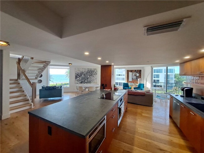 Building Photo - 2565 S Ocean Blvd